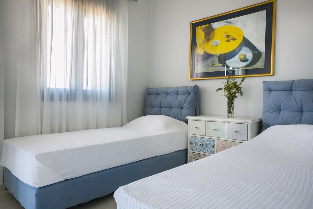 Seirios Luxury Villa Свороната Екстериор снимка