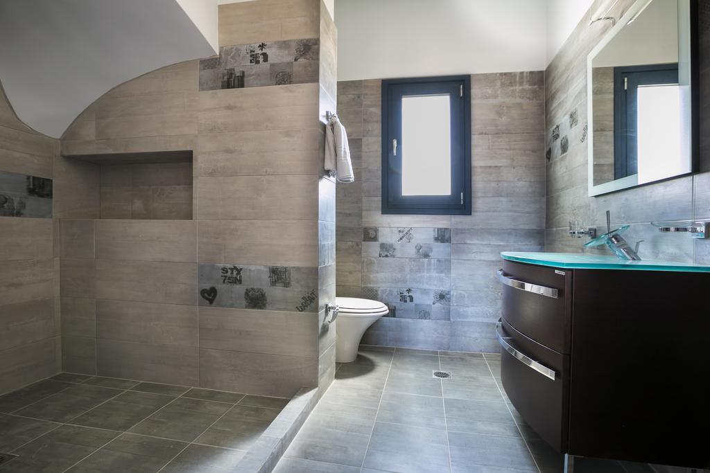 Seirios Luxury Villa Свороната Екстериор снимка