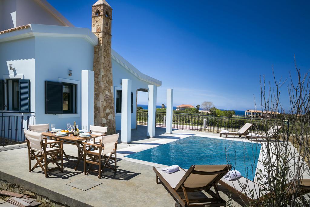 Seirios Luxury Villa Свороната Екстериор снимка