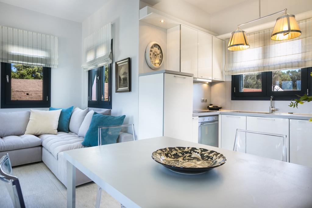 Seirios Luxury Villa Свороната Екстериор снимка